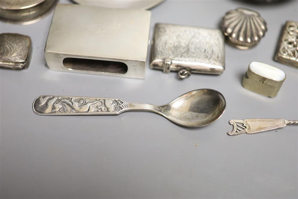 Small silver, etc.